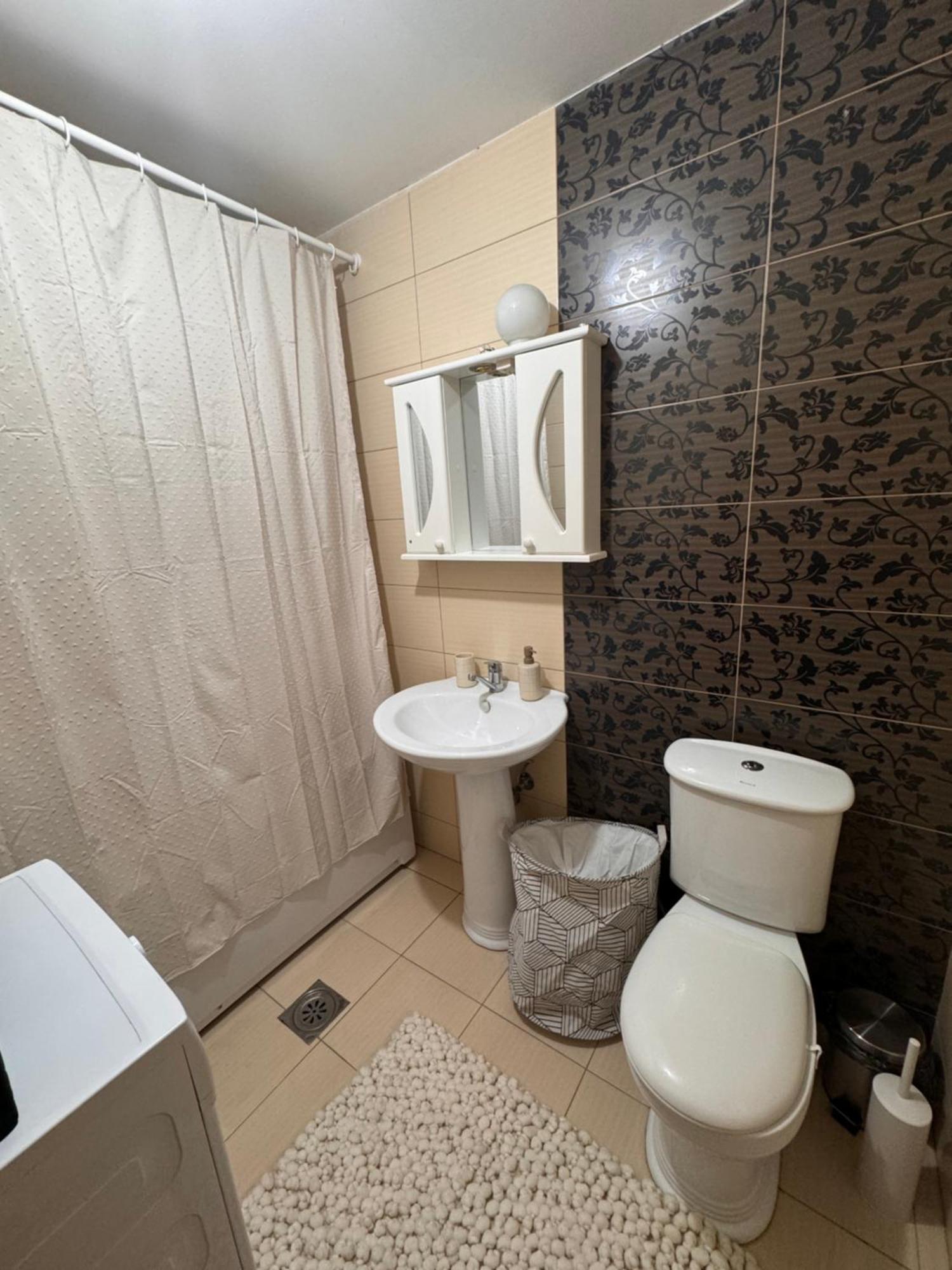 Big Spacious Apartment In Pej Center With Wi-Fi Peja Kültér fotó