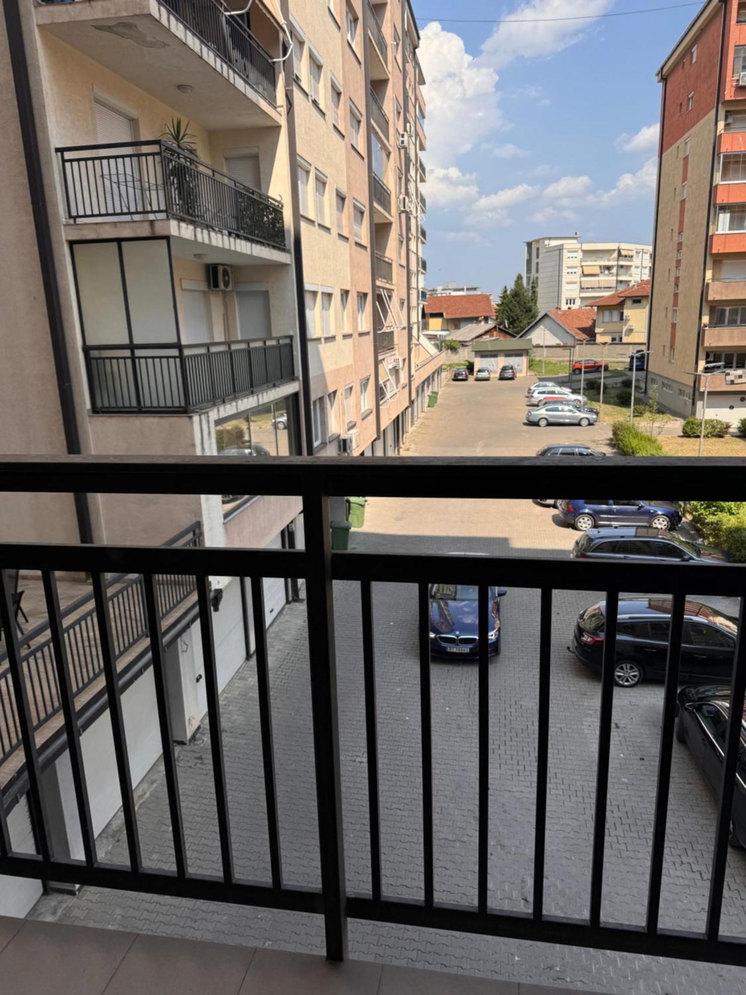 Big Spacious Apartment In Pej Center With Wi-Fi Peja Kültér fotó