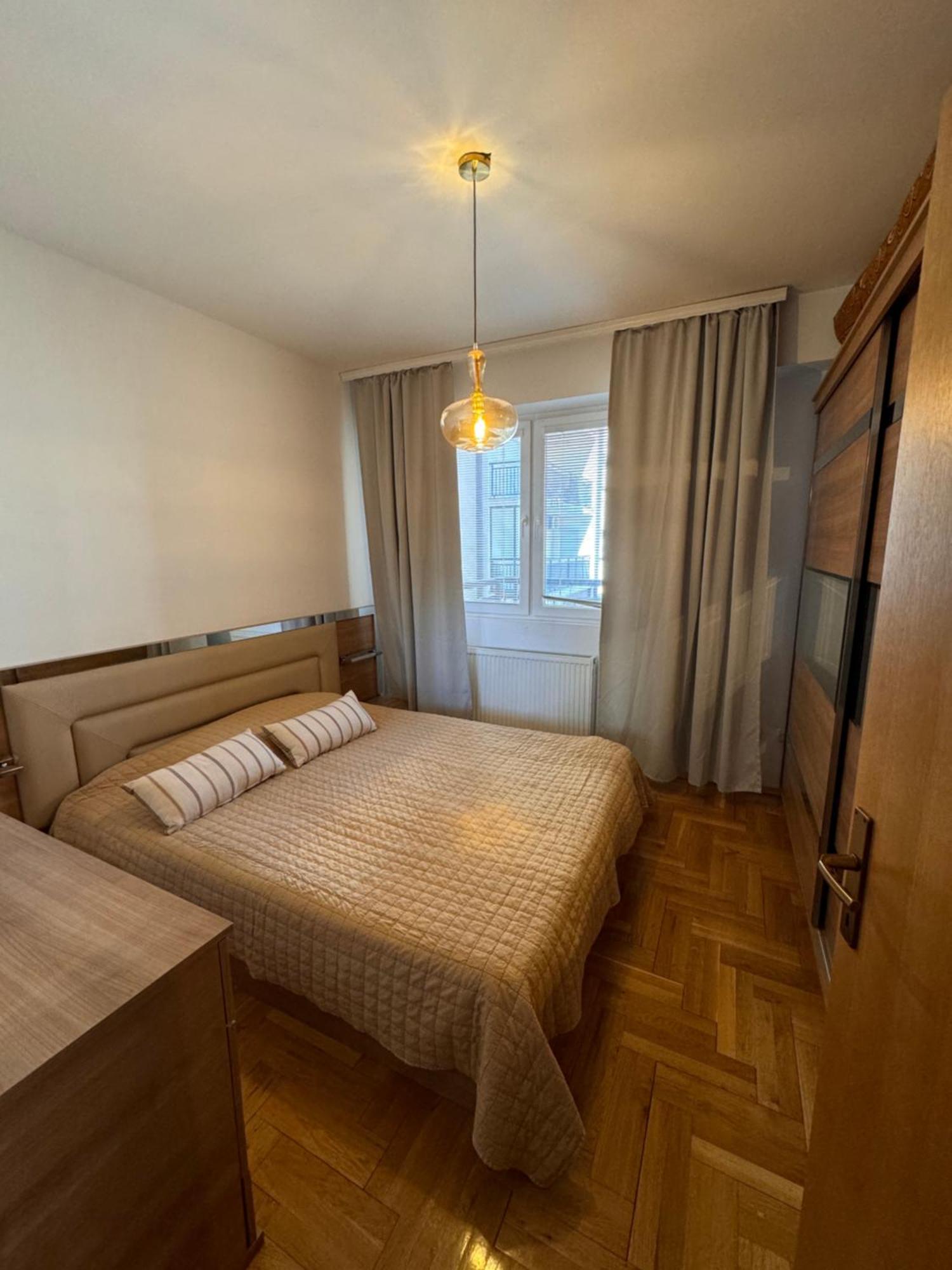 Big Spacious Apartment In Pej Center With Wi-Fi Peja Kültér fotó